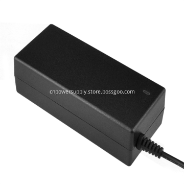 Single Output 19V7.9A Desktop Power Adapter